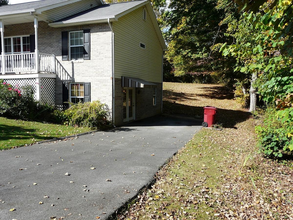 1316 Seminole Dr, Johnson City, TN 37604 Zillow
