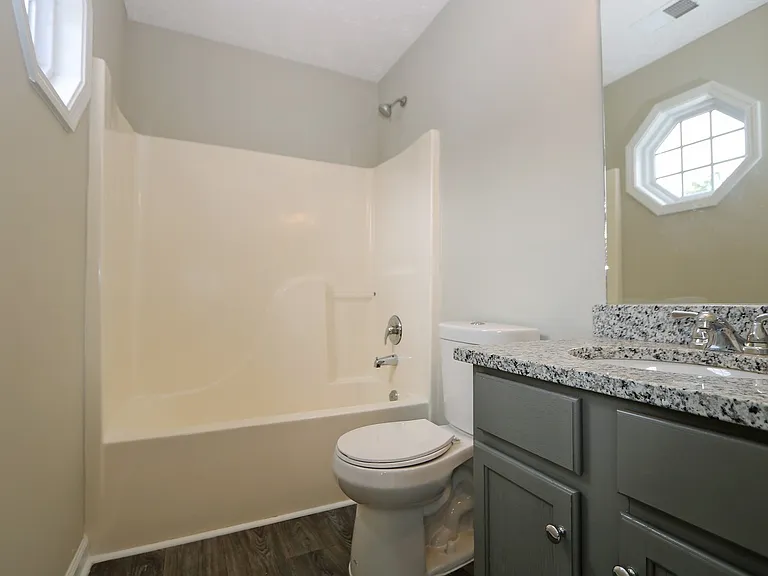 102 Providence Dr — Photo 12