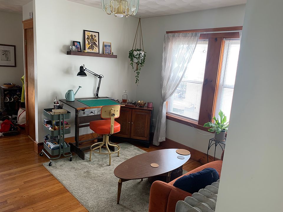 1st image of 15-17 Century St #3