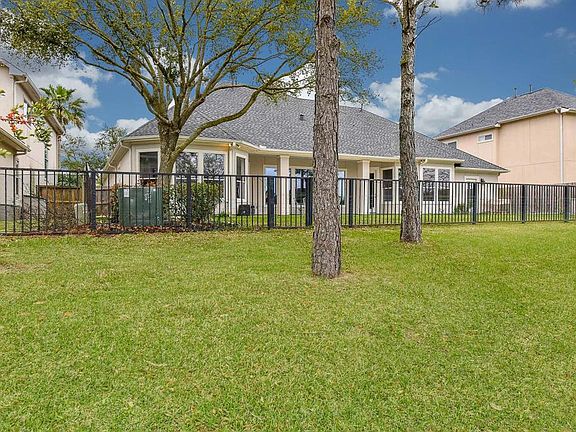 3rd image of 11516 Watercastle Ct