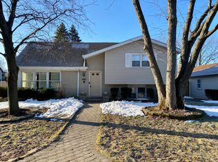 1600 Highland Ave, Northbrook, IL 60062