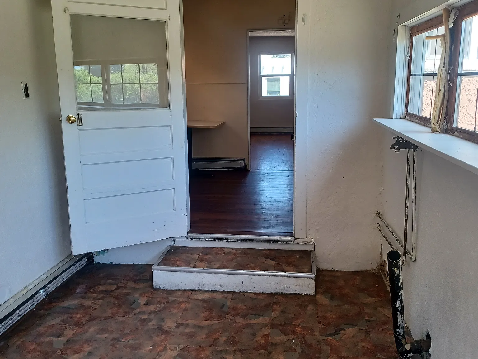 2 bed, 800 sqft, $1,000 — Photo 2