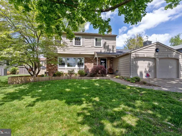 5 Gately Ct, Cherry Hill, NJ 08002