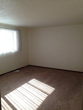 5th image of 1604 Sloan St APT 1