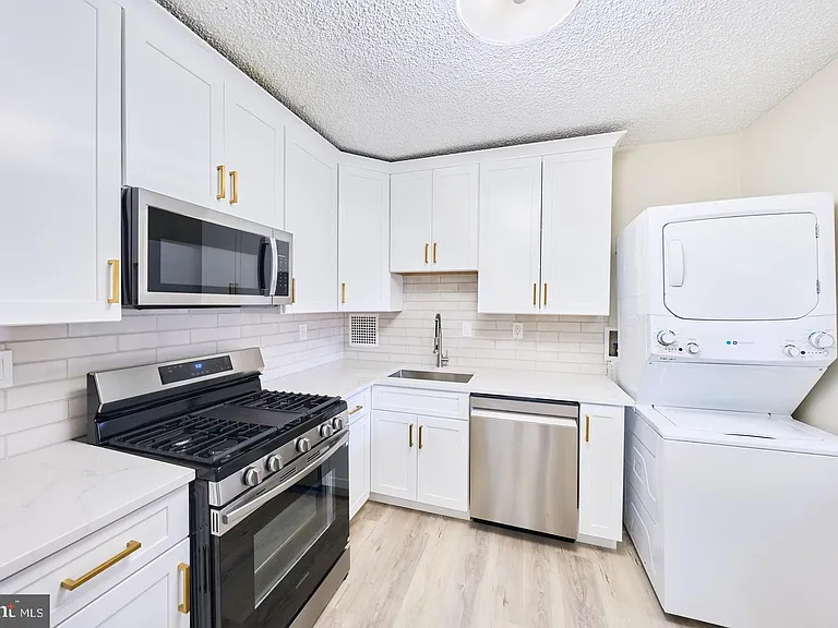 3701 S George Mason Dr #2318N — Photo 8