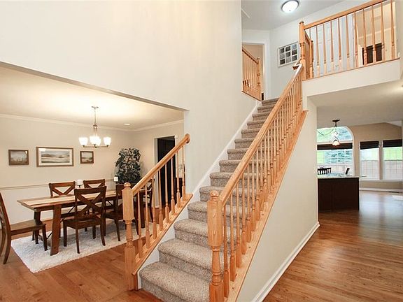 2nd image of 6413 Cricklewood Green Ln