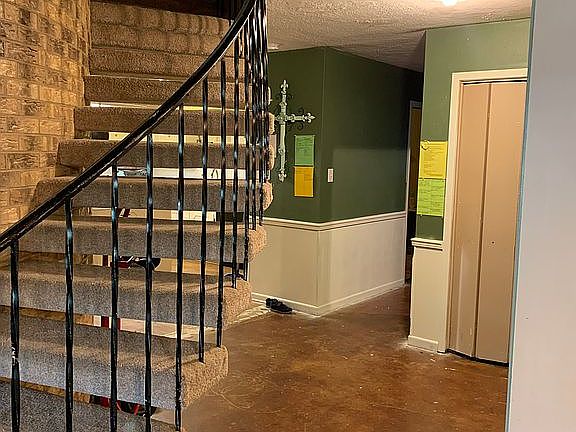 5th image of 15740 Lee St
