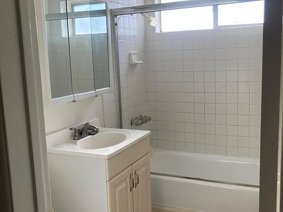 4th image of 4376 W 130th St APT F
