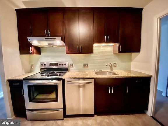 4th image of 132 Roberts Ln APT 400