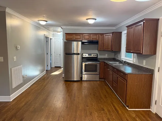 20 Mayo Dr — Photo 2