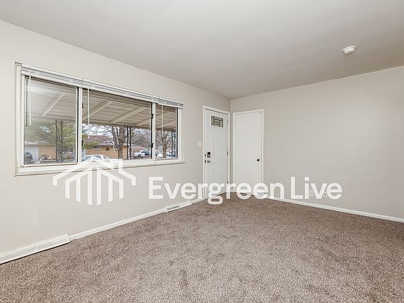 5th image of 397 Mary Lane Cir