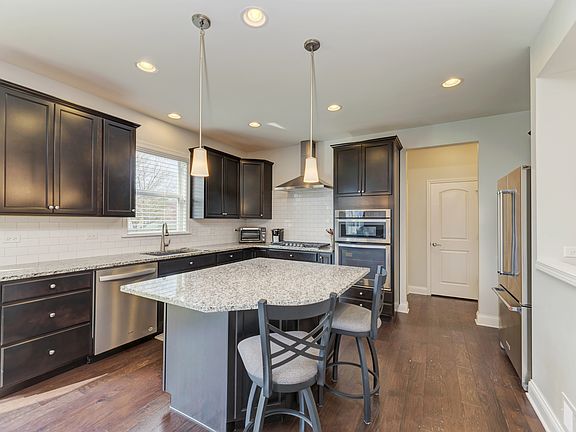 3rd image of 8288 Mulberry Dr