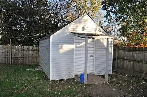 132 S Cedar Ave — Photo 19