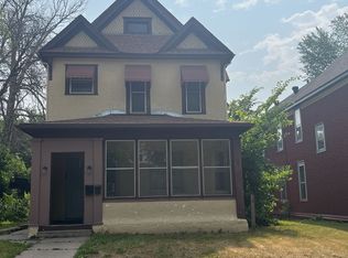 1092 Edgerton St, Saint Paul, MN 55130