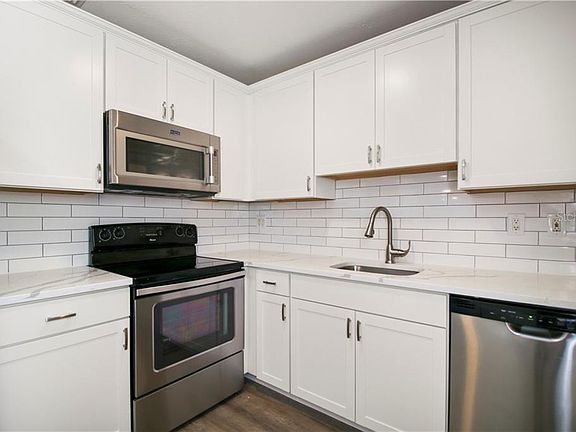 4th image of 2508 W Knollwood St