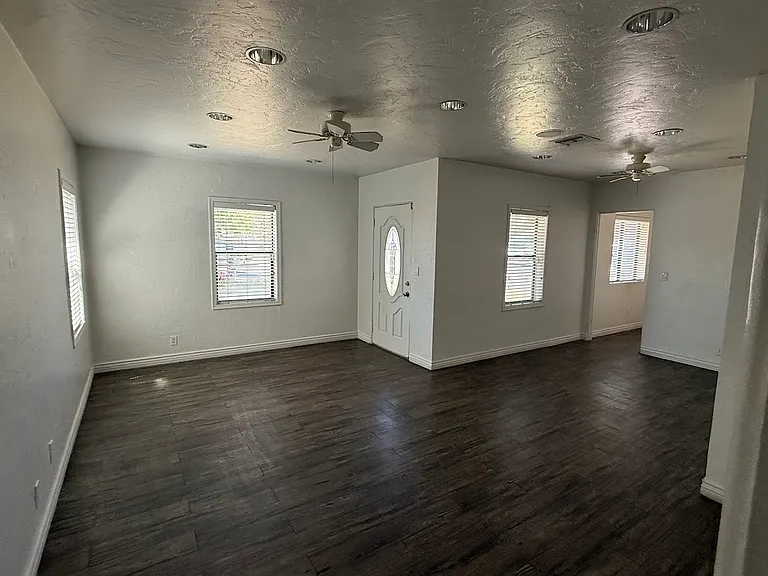 531 E Osborn Rd — Photo 12