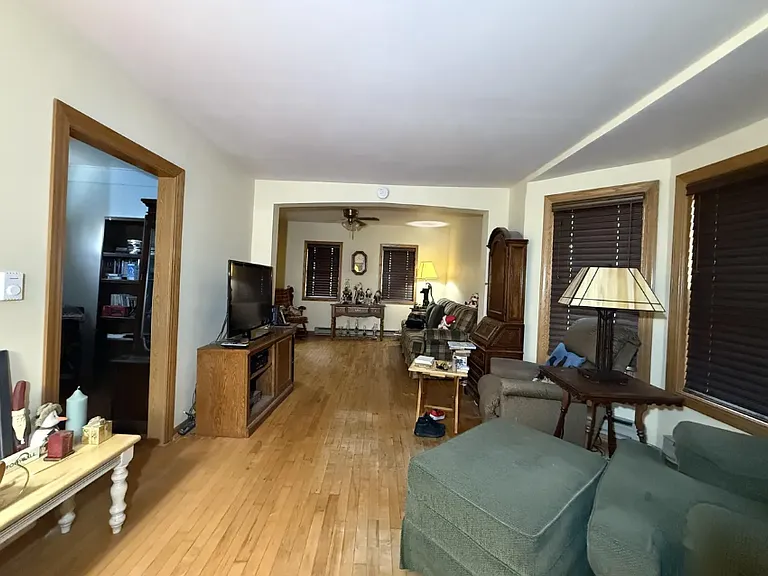 1115 Superior Ave — Photo 6