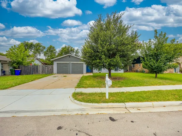 6517 Bernadine Dr, Fort Worth, TX 76148