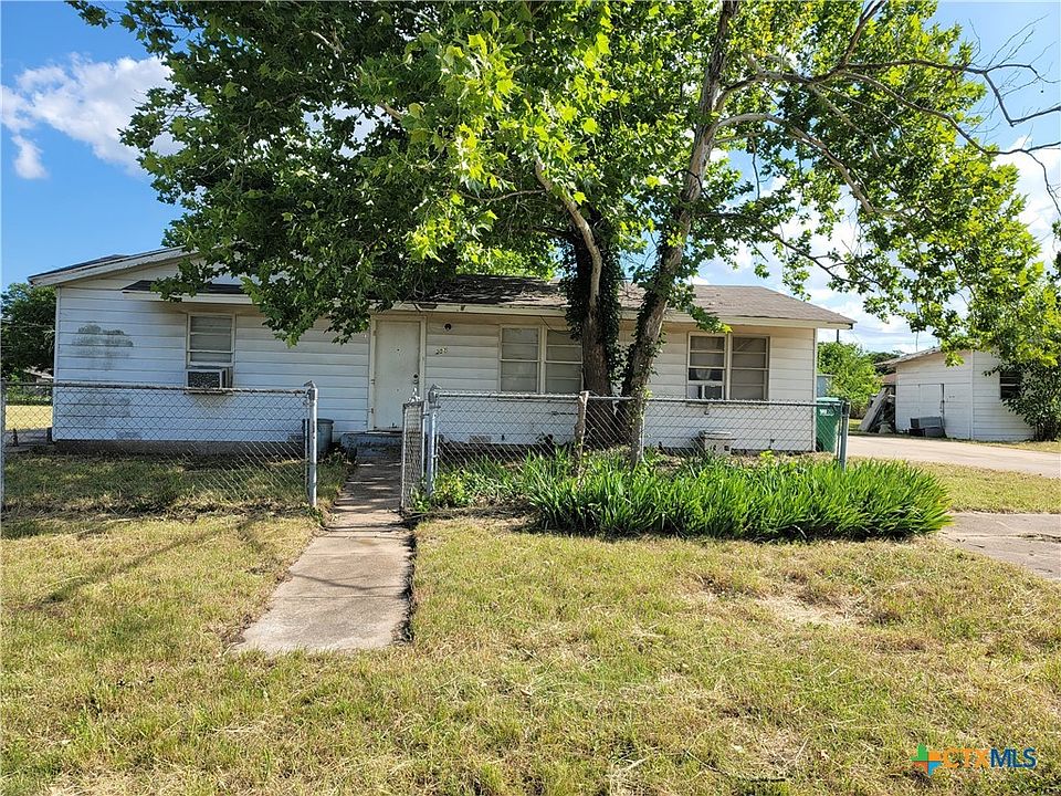 1st image of 202 W Bobwhite Ln