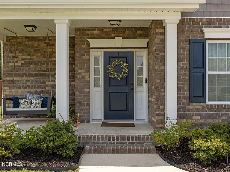 411 Palisades Way — Photo 3