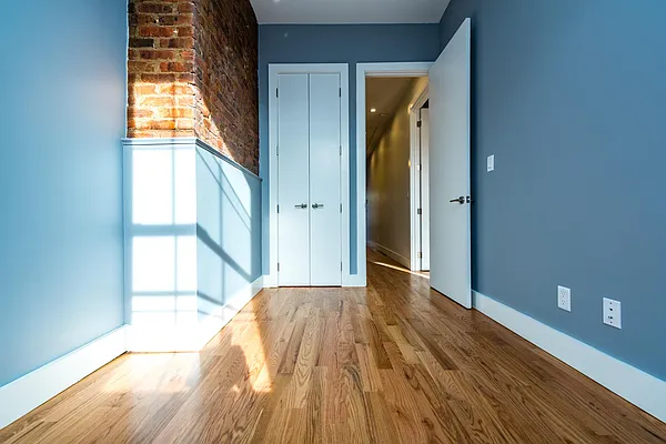 Rented by Nooklyn NYC LLC | media 48