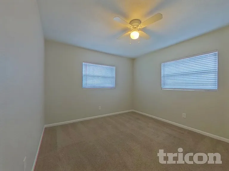 409 Kerry Dr — Photo 9