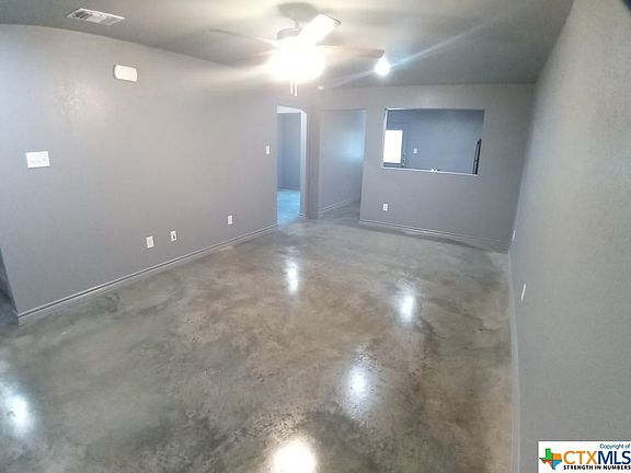 2nd image of 2816 Leroy Cir