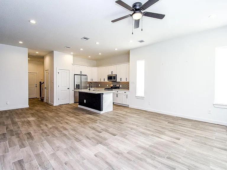 6828 Liverpool St — Photo 14