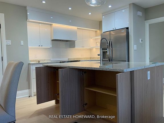 4th image of 33 Strathcona Dr