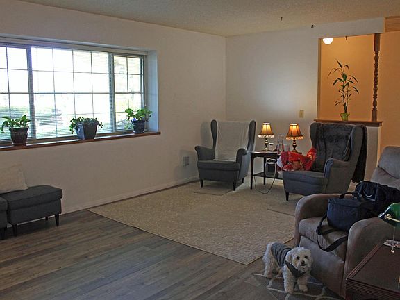 4th image of 7413 Oxford Ave