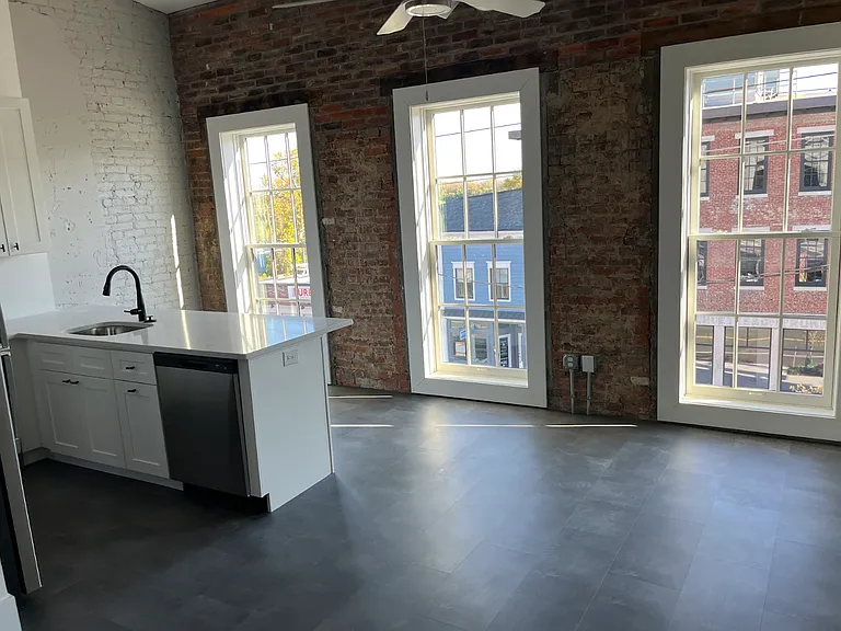 145-145 E Main St #147-300 — Photo 13