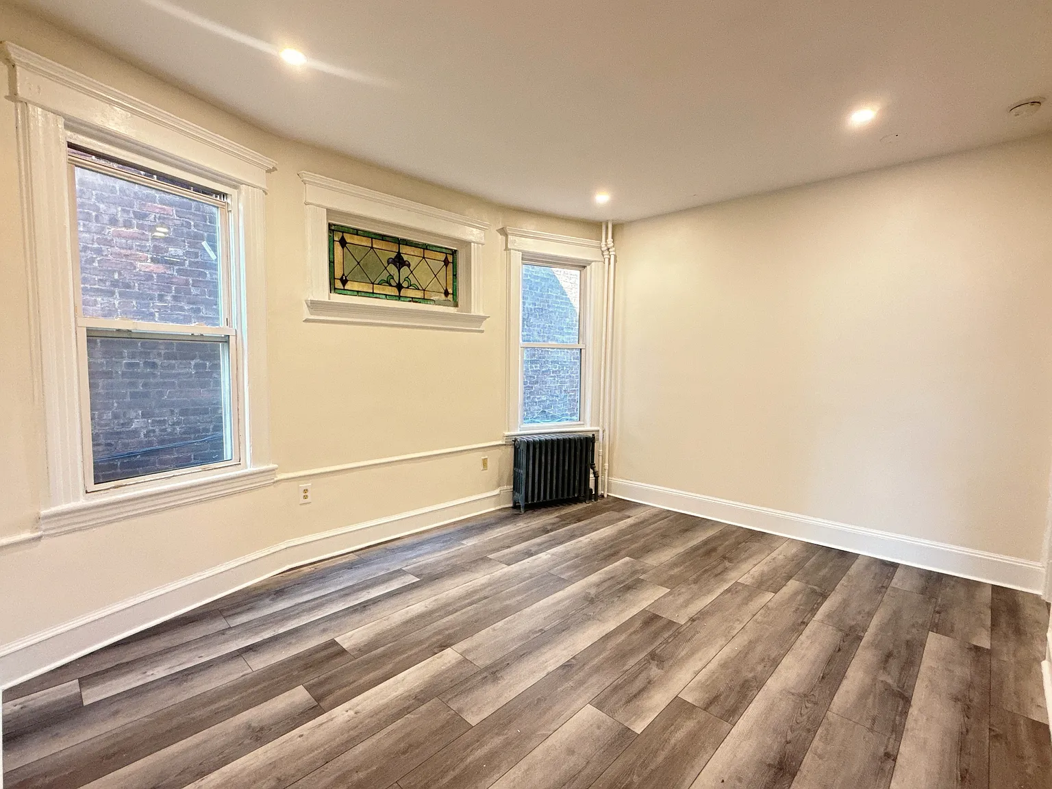 3 bed, $2,400 — Photo 3