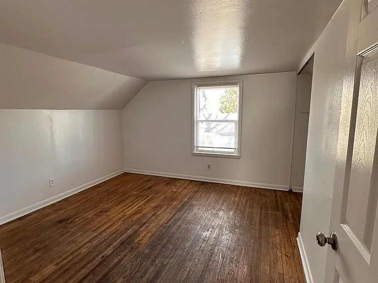 210 Perrin St — Photo 4