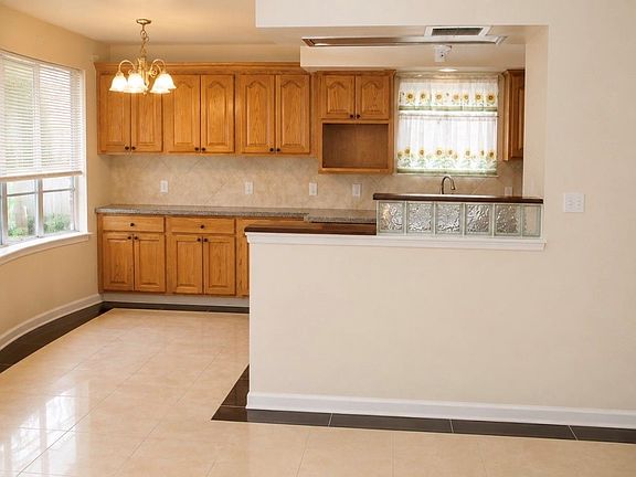 3rd image of 10911 Sageleaf Ln