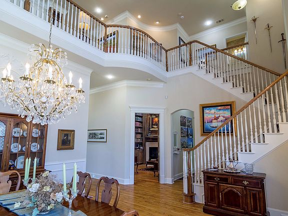 3rd image of 5716 Gleneagles Dr