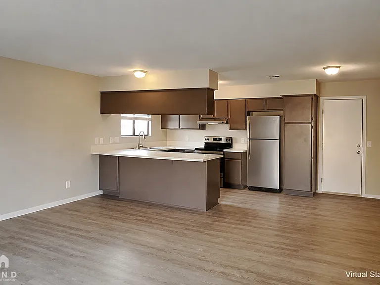261 Queen Marie Ct — Photo 3