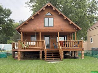 4856 Lake Shore Dr, Tekamah, NE 68061