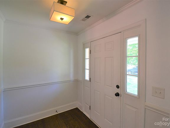 3rd image of 7507 Thorncliff Dr