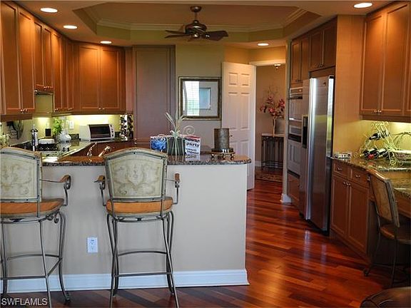 5th image of 445 Cove Tower Dr APT 603