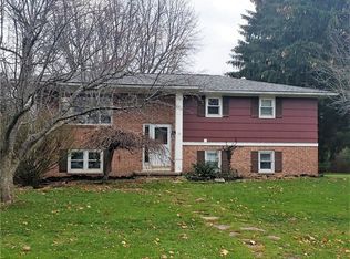 7602 Salmon Creek Rd, Williamson, NY 14589