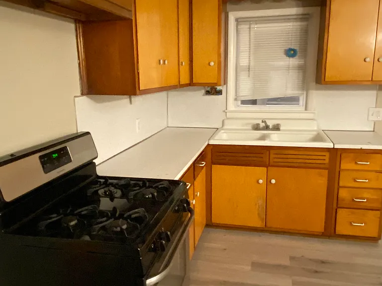 54 Hanford Ave — Photo 2