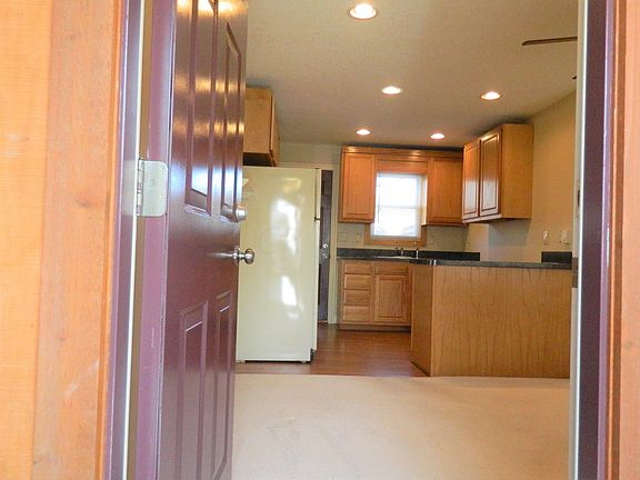 2nd image of 60 Rosebud Ave