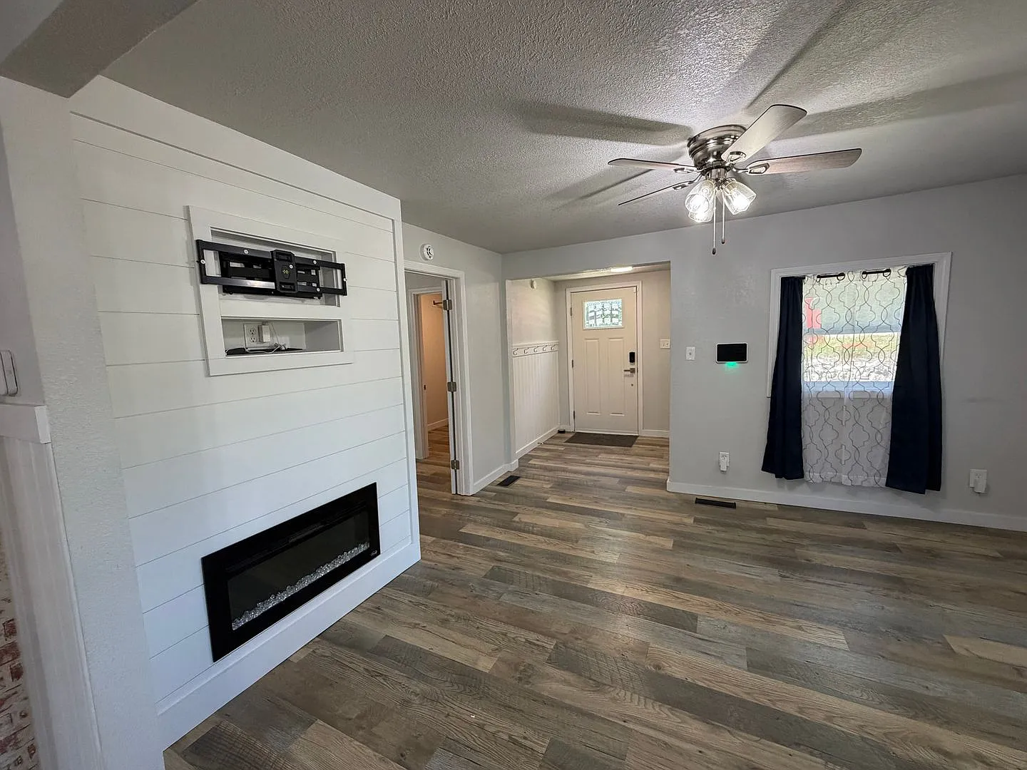2 Bedroom House Available in Crocker, MO! — Photo 3