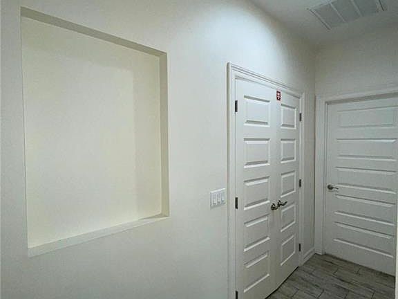 5th image of 3609 Valeria St #1