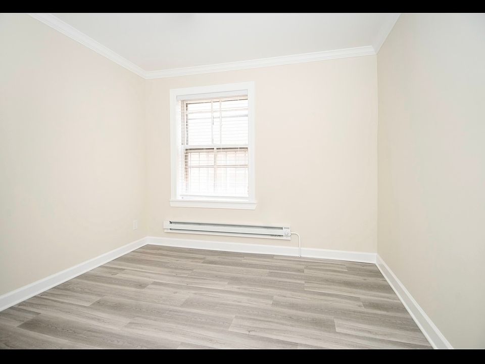 1st image of 831 W Cornelia Ave #1N