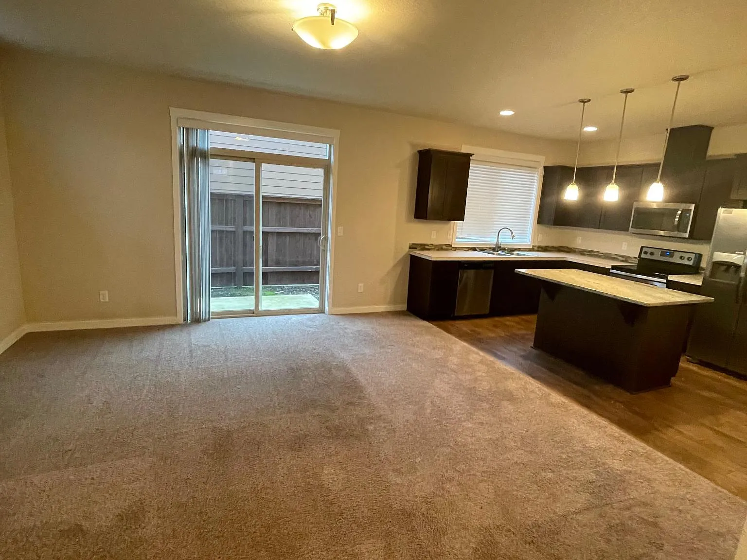 3 bed, 2.5 bath, 1540 sqft, $2,200 — Photo 3