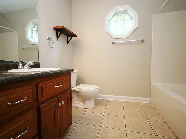 5313 Vine Dr — Photo 9