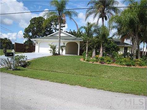1st image of 1622 SE Fallon Dr