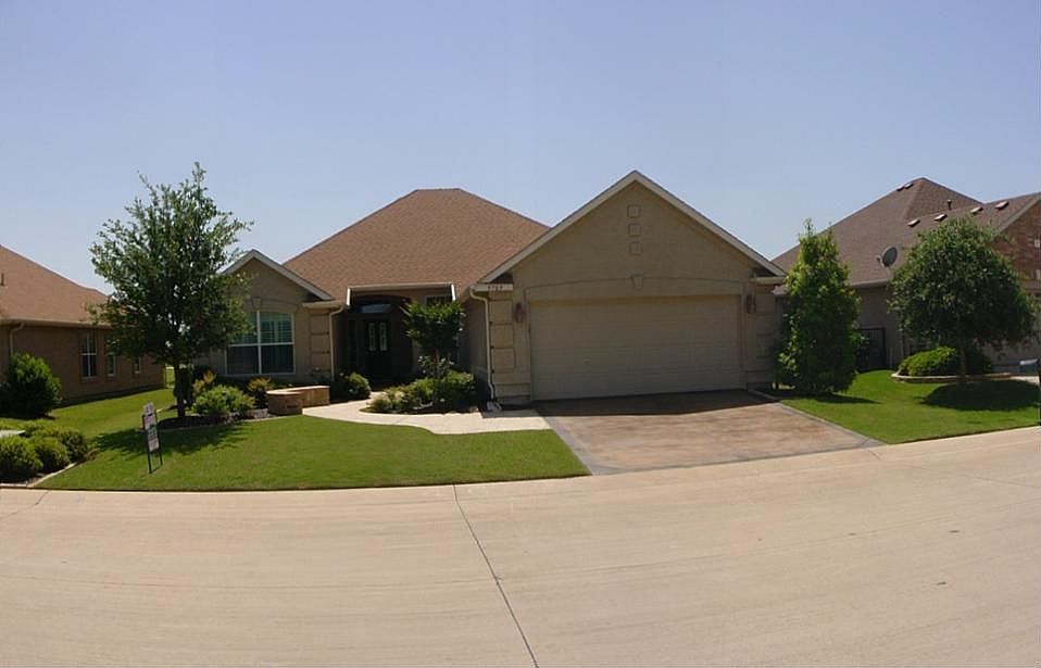 1st image of 9709 Pinewood Dr