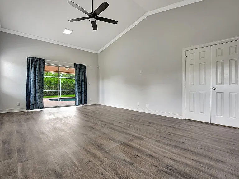 10080 NW 53rd Ct — Photo 14
